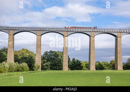 Aqueduc de Pontcysyllte (Traphont Ddŵr pont) sur le canal de Llangollen, Wales, UK Banque D'Images