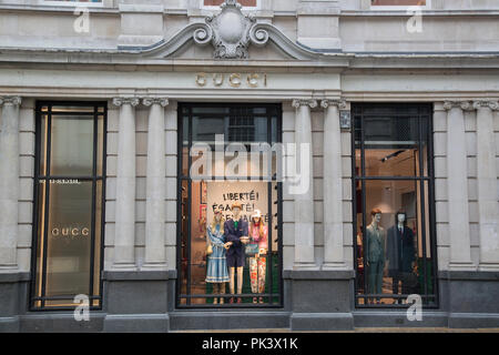 Gucci, magasin, New Bond Street, Londres, Angleterre, Royaume-Uni Banque D'Images