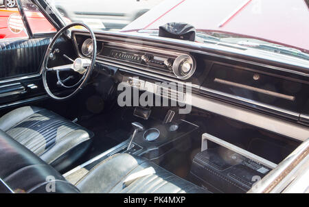 CONCORD, NC (USA) - 7 septembre 2018 : l'intérieur d'un 1965 Chevy Impala SS à la Pennzoil AutoFair Classic Car Show à Charlotte Motor Speedway. Banque D'Images