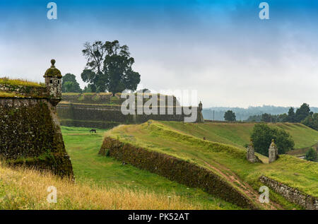 Le 17e siècle fortifications de Valença do Minho donnant sur la Galice en Espagne. Alto Minho, Portugal Banque D'Images