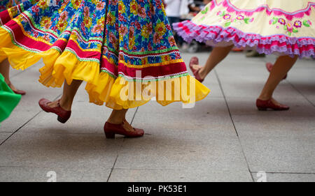 Groupe de danse folklorique russe Banque D'Images