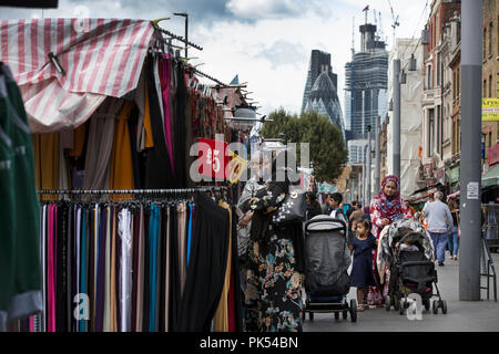 Whitechapel Road, scène de rue, est de Londres. Angleterre, Royaume-Uni Banque D'Images