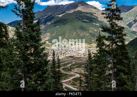 Donnent sur vue de Silverton Colorado ville minière de la Million Dollar Highway dans le comté de San Juan au Colorado Banque D'Images