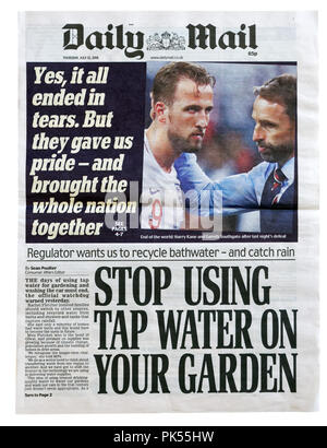 Première page du Daily Mail avec le titre cesse d'utiliser l'eau du robinet sur votre jardin pour sensibiliser la population de gaspillage de l'eau Banque D'Images