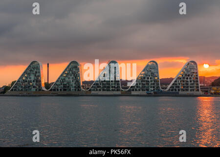 La Vague à Vejle, Danemark conçu par Henning Larsen Architects est un nouveau logement unique qui embrasse l'œuvre sculpturale et formes organiques pour devenir un sw Banque D'Images