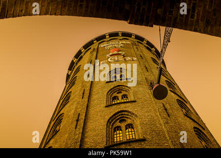 La tour ronde de Copenhague pendant la nuit. Un observatoire à partir de 1442 dans le centre-ville. Copenhague, le 6 septembre 2018 Banque D'Images