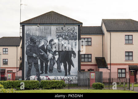 Peintures murales dans la politique Bogside, Derry, Irlande du Nord Banque D'Images