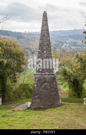 Monument de Waterloo un obélisque en pierre érigée en 1818 par pour la commémoration de la bataille de Waterloo. Great Torrington, Devon, Angleterre, Royaume-Uni. Banque D'Images