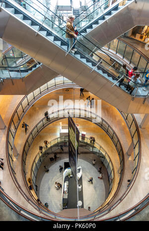 Centre Commercial Kamppi, Helsinki Centre Kamppi, centre commercial Kamppi, Helsinki Finlande intérieur Banque D'Images