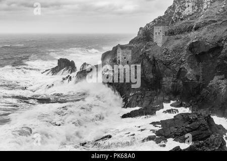 Mer Déchaînée, moteur de l'état des maisons, Botallack, Cornwall Banque D'Images