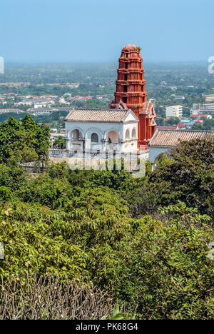 Red Chedi de Wat Phra Temple Khew, Khao Wang Hilltop Palace, Phetchaburi, Thailand Banque D'Images