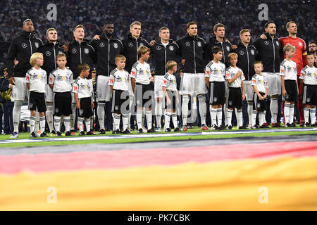 Munich, Allemagne. 06 Sep, 2018. L'équipe nationale allemande lors de l'hymne national. GES/football/Ligue des Nations Unies, de l'UEFA 2018/19, 1. journée : Allemagne - France, Football 06.09.2018/Nations Unies Ligue : l'Allemagne contre la France, à Munich le 6 septembre 2018 | dans le monde entier : dpa Crédit/Alamy Live News Banque D'Images