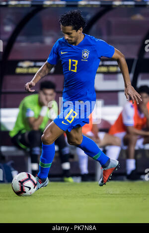 Landover, Maryland, USA. Sep 11, 2018. Le défenseur brésilien Marquinhos (13) s'occupe de la balle pendant la seconde moitié d'un match amical entre le Brésil et le Salvador à FedExField à Landover, Maryland. Taetsch Scott/CSM/Alamy Live News Banque D'Images