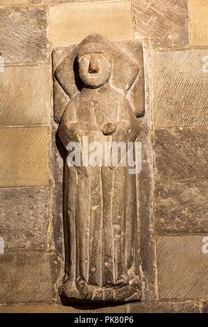 Royaume-uni, Angleterre, dans le Yorkshire, Filey, intérieur de l'église paroissiale Saint Oswalds Boy Bishop figure Banque D'Images