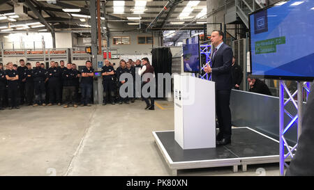 Taoiseach Leo Varadkar fait un discours lors d'une visite à E +I Ingénierie de Burnfoot, Co Donegal. Banque D'Images