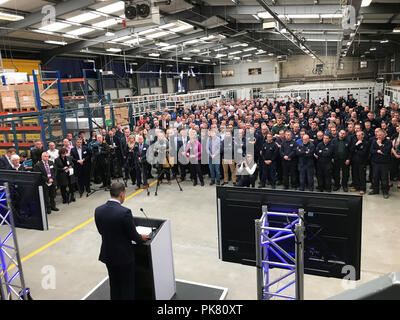 Taoiseach Leo Varadkar fait un discours lors d'une visite à E +I Ingénierie de Burnfoot, Co Donegal. Banque D'Images