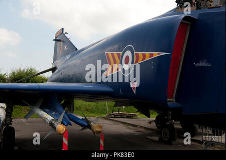 La partie arrière d'un jet de fantôme Douglas McDonnel exposé au Tangmere Military Aviation Museum, Royaume-Uni Banque D'Images