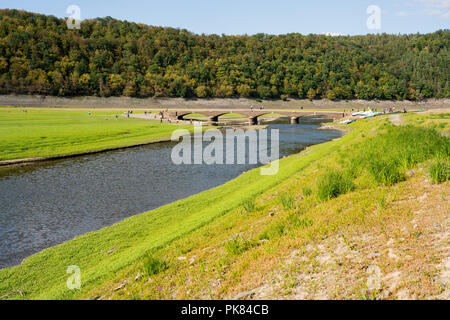 Aseler vieux pont, le lac Edersee à marée basse, Hesse, Germany, Europe Banque D'Images