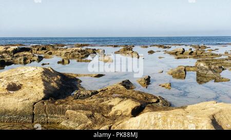 Plages et falaises de l'île de Tabarca en été à Alicante, Espagne Banque D'Images