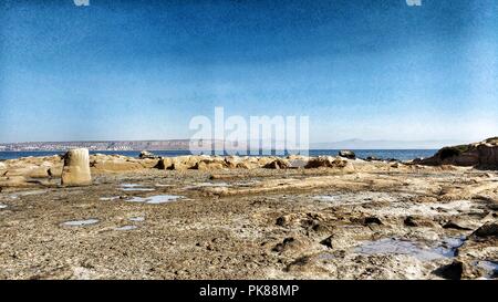 Plages et falaises de l'île de Tabarca en été à Alicante, Espagne Banque D'Images