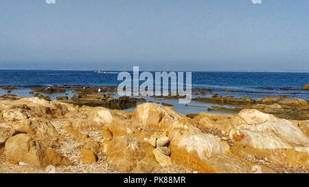 Plages et falaises de l'île de Tabarca en été à Alicante, Espagne Banque D'Images