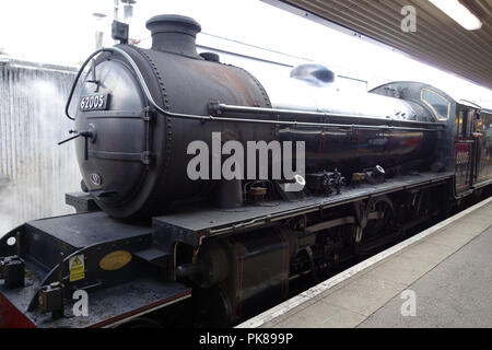 La locomotive à vapeur Jacobite 62005 en attente à la plate-forme en Fort William Gare avant de repartir pour Londres, Highlands, Ecosse, Banque D'Images