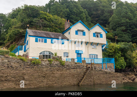 Ferryside, une maison sur les rives de la rivière Fowey Fowey, Cornwall, du Sud, Angleterre, Royaume-Uni, a déjà vécu à par Dame Daphné du Maurier, auteur et dramaturge Banque D'Images