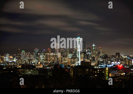 Space Needle Seattle Skyline et vus de Kerry Park at night Banque D'Images