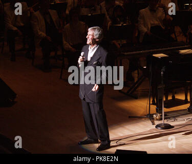 Burt Bacharach se produit avec l'Orchestre symphonique d'Atlanta au Symphony Hall à Atlanta, Géorgie le 17 mai 2002. Crédit : Chris McKay / MediaPunch Banque D'Images