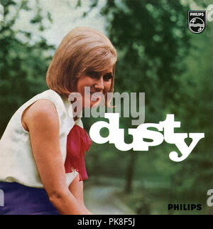 UK 45 tr/min 7' EP par Dusty Springfield Dusty intitulé sur le label Philips à partir de 1964. Produit par Johnny Franz et arrangé par Ivor Raymonde. Banque D'Images