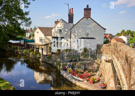 Le bateau sur l'Inn pub du canal de Shropshire Union à Gnosall Banque D'Images