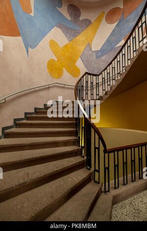 Des peintures murales réalisées par Oskar Schlemmer dans l'édifice principal, Bauhaus-University Weimar, (1904-1911), 2018 Artiste : Alan John Ainsworth. Banque D'Images