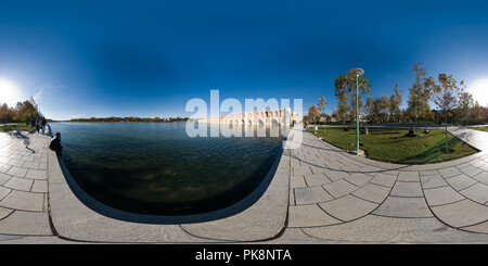 Vue panoramique à 360° de La Promenade de la rivière Zayandeh