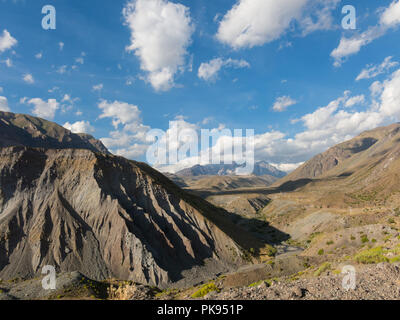 Cajón del Maipo. Maipo Canyon, un canyon situé dans les Andes. Le Chili. Près de la capitale Santiago. Il offre de magnifiques paysages. Banque D'Images