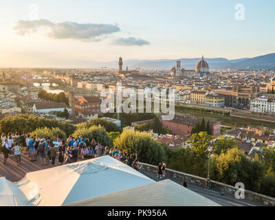 Vue depuis la Piazzale Michelangelo sur la ville de Florence, Toscane, Italie. Banque D'Images