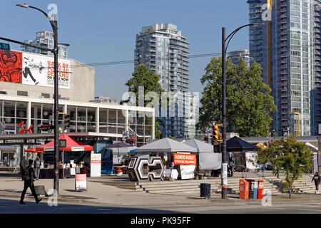 Le centre-ville de Farmers Market, Queen Elizabeth Theatre Plaza, Vancouver, BC, Canada Banque D'Images