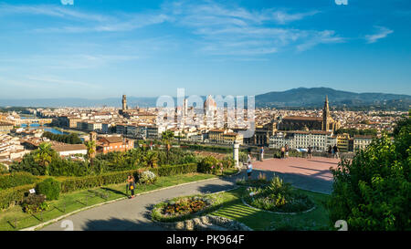 Vue depuis la Piazzale Michelangelo sur la ville de Florence, Toscane, Italie. Banque D'Images