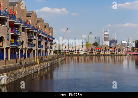 Les bâtiments résidentiels à Shadwell Basin à Londres, Angleterre Royaume-Uni UK Banque D'Images