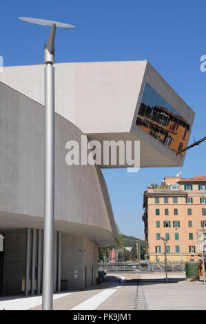 L'Italie, Lazio, Rome, MAXXI, extérieur avec plaza. Banque D'Images