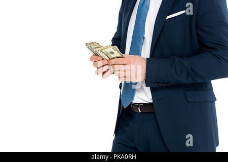 Cropped shot of businessman dans l'usure formelle comptant billets dollar isolated on white Banque D'Images