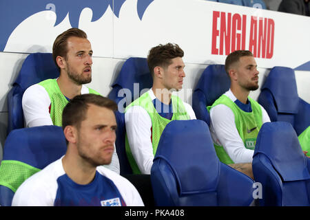 Harry l'Angleterre John Kane, pierres et Jordan Henderson (rangée arrière, L-R) avec Marcus Bettinelli (avant gauche) pendant le Salon International de l'environnement à la King Power Stadium, Leicester. Banque D'Images