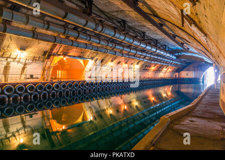 Canal souterrain pour la réparation de sous-marins pendant la guerre froide, la Russie, Balaclava Banque D'Images