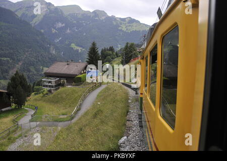 Autour de la Suisse - Wengen à Lauterbrunnen Train Line Banque D'Images