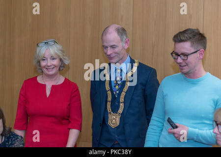 Dun Laoghaire, en Irlande. 12 Septembre, 2018. lexique dlr primé accueille la technologie de soins de la démence. Tovertafel Cllr Ossian Smyth Mairead Owens Chris Baird Credit : Crédit : Fabrice Fabrice Jolivet Jolivet Photography/Alamy Live News Banque D'Images