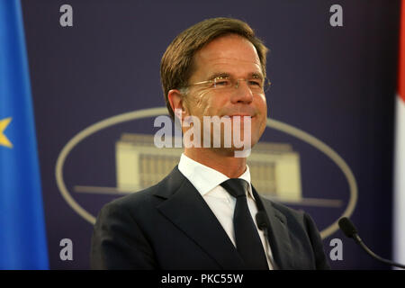 Bucarest, Roumanie - 12 septembre 2018 : Premier Ministre néerlandais Mark Rutte, prend la parole lors de la conférence de presse conjointe avec son homologue Roumanie Dancila Viorica au Victoria Palace à Bucarest. Crédit : Gabriel Petrescu/Alamy Live News Banque D'Images