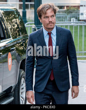 Toronto, Canada. 12Th Sep 2018. Festival International du Film de Toronto, Toronto, Canada. 12 septembre 2018. Michael Shannon arrive pour saluer fans en dehors de la Roy Thompson Hall de Toronto. Credit : tdotdave/Alamy Live News Banque D'Images