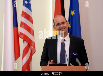 Prague, République tchèque. 13 Sep, 2018. L'ambassadeur d'Allemagne, de République tchèque Christoph Israng parle au cours de la conférence nommé Avenir du partenariat transatlantique, organisé par la Fondation Konrad Adenauer, Association pour les questions internationales, Ministère des Affaires étrangères et l'ambassade des États-Unis, à Prague, en République tchèque, le 13 septembre 2018. Credit : Katerina Sulova/CTK Photo/Alamy Live News Banque D'Images