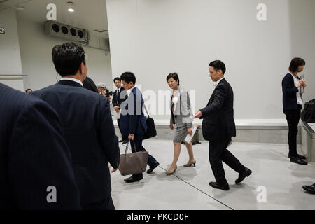 Tokyo, Japon. 13Th Sep 2018. Le gouverneur de Tokyo Toyosu visites Yuriko Koike, Tokyo le 13 septembre 2018. Tourisme monument historique et marché aux poissons de Tsukiji mark fermera ce mois-ci. Nouveau Marché Central de vente en gros de la ville de Tokyo également connu sous le nom de marché Toyosu va ouvrir le mois prochain après un délai de 2 ans. 13 septembre, 2018 Crédit : Nicolas Datiche/AFLO/Alamy Live News Banque D'Images