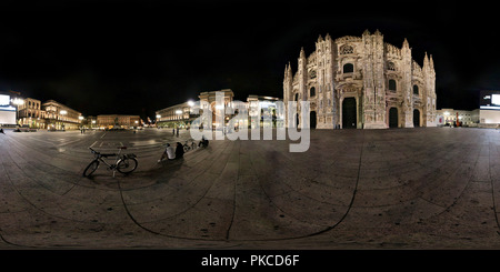 Vue panoramique à 360° de Duomo par nuit