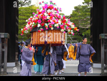 Les participants de 'Aoi Matsuri' Festival à Kyoto Banque D'Images